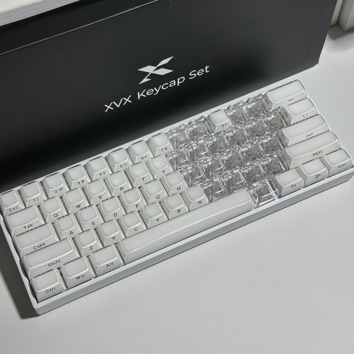 Mouse Bungee Holder - 20pcs 1U Keycaps with Unique Cats